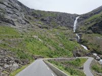 Trollstigen mit dem Wasserfall Stigfossen &ndash; &copy; Katrin Deutschbein (Eberhardt TRAVEL)