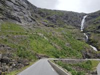 Trollstigen mit dem Wasserfall Stigfossen &ndash; &copy; Katrin Deutschbein (Eberhardt TRAVEL)