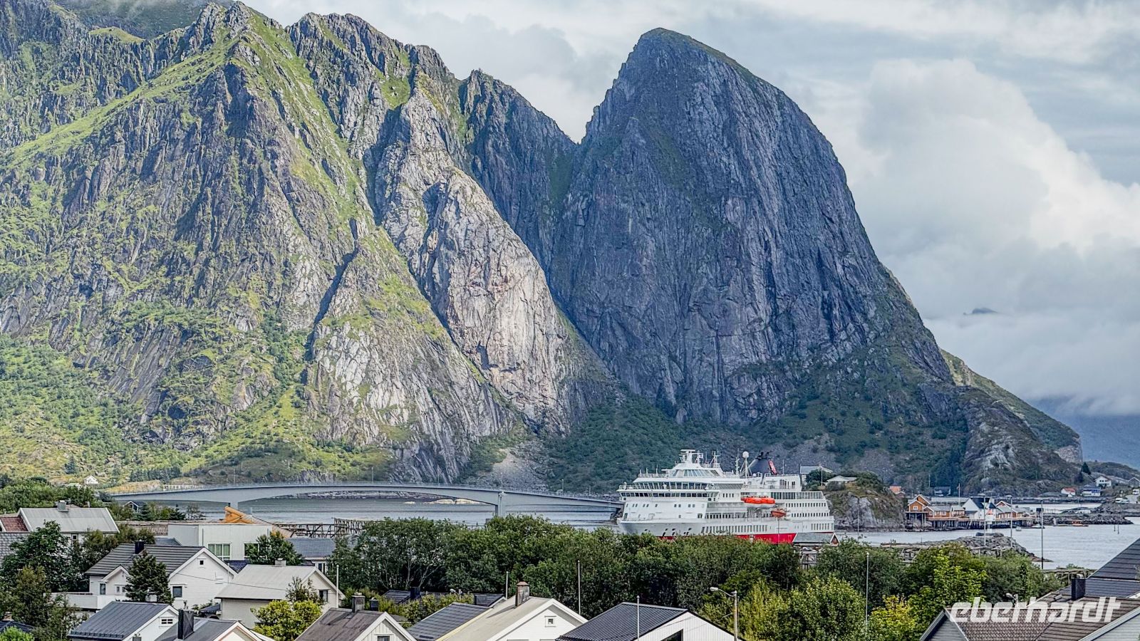 Reine, Insel Moskenesøya, Lofoten &ndash; &copy; Martin Büchner (Eberhardt TRAVEL)