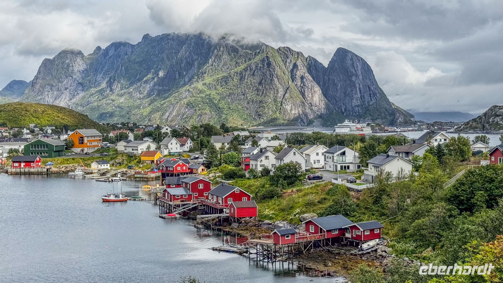 Reine, Insel Moskenesøya, Lofoten &ndash; &copy; Martin Büchner (Eberhardt TRAVEL)