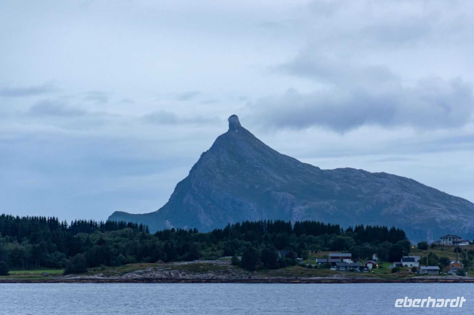 Insel Vikingen - Polarkreis - Hestmannen &ndash; &copy; Martin Büchner (Eberhardt TRAVEL)