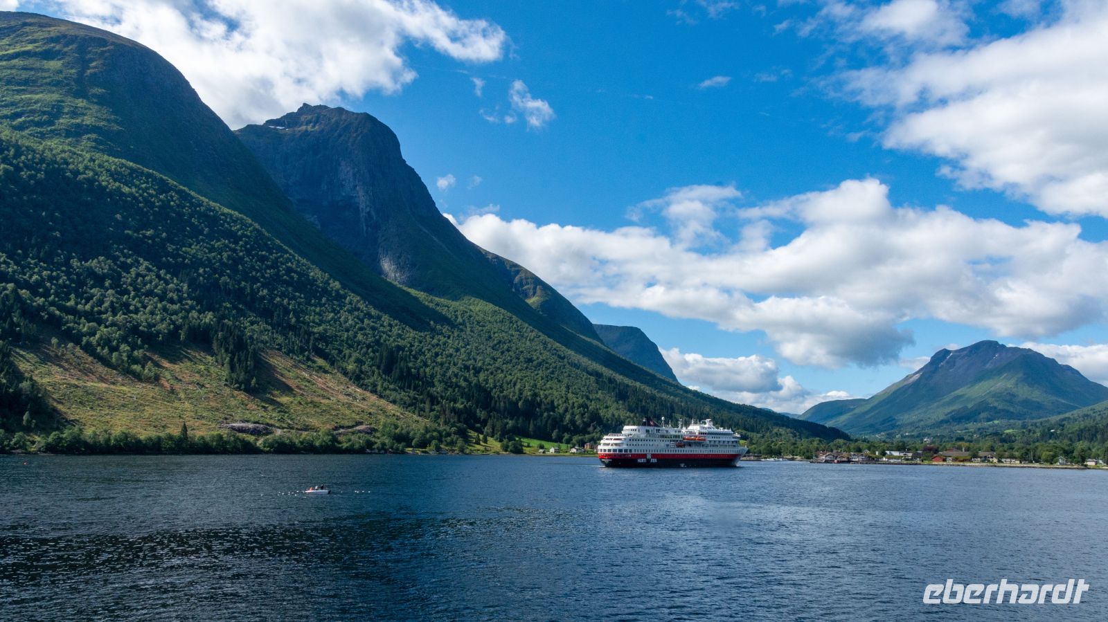 Sæbo (Hjørundfjord) &ndash; &copy; Martin Büchner (Eberhardt TRAVEL)