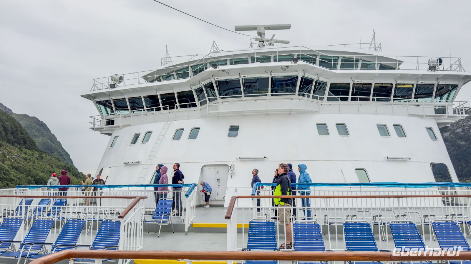 Hornelen - Europas höchste Meeresklippe - Blicke sind nach oben gerichtet &ndash; &copy; Martin Büchner (Eberhardt TRAVEL)