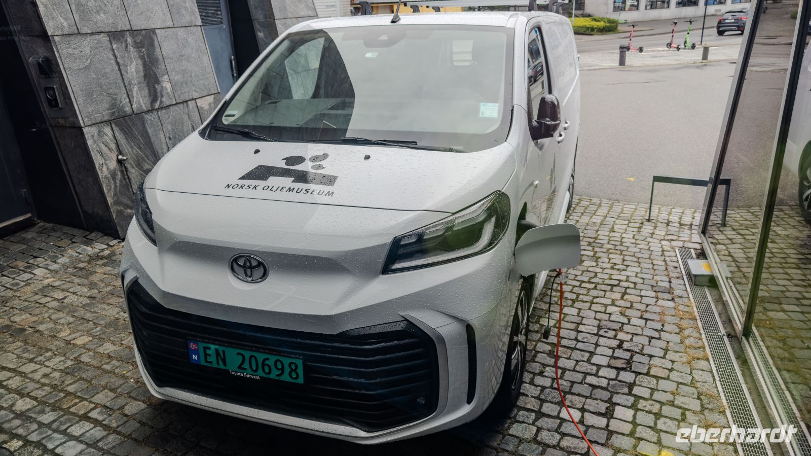 Das Auto des Norwegischen Erdölmuseums fährt elektrisch - in Norwegen kein Widerspruch &ndash; &copy; Martin Büchner (Eberhardt TRAVEL)