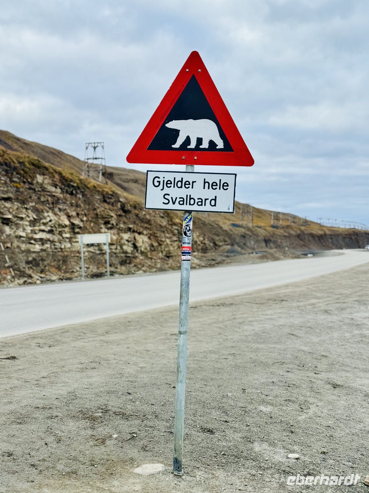 9. Tag - Eisbär-Warnschild, Longyearbyen, Spitzbergen &ndash; &copy; Christin Kuschka (Eberhardt TRAVEL)