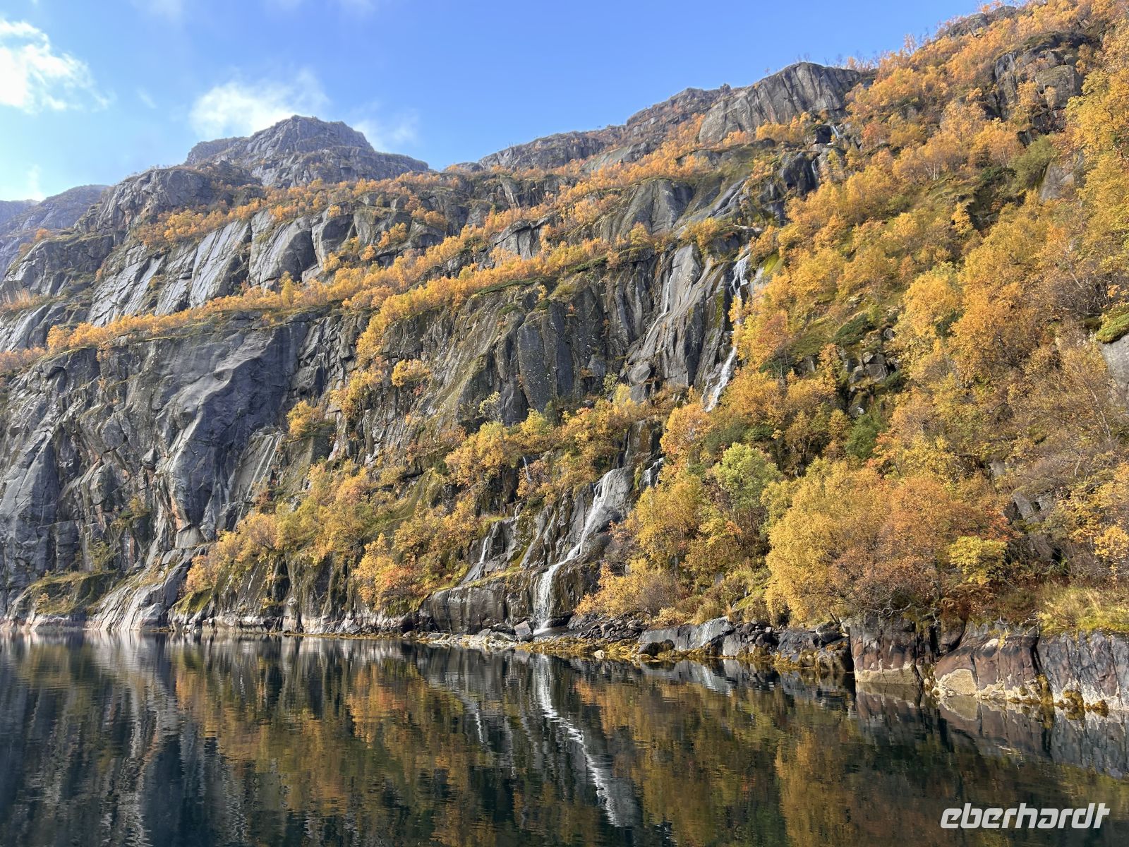 Wir fahren noch einmal in den Trollfjord bei Tag  &ndash; &copy; Carola Gastmeier (Eberhardt TRAVEL)