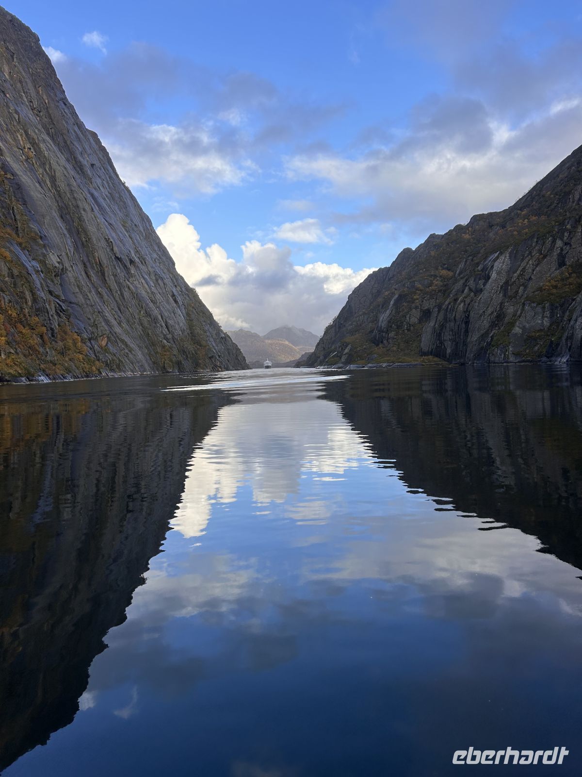 Die Einfahrt ist nur 100m breit  &ndash; &copy; Carola Gastmeier (Eberhardt TRAVEL)