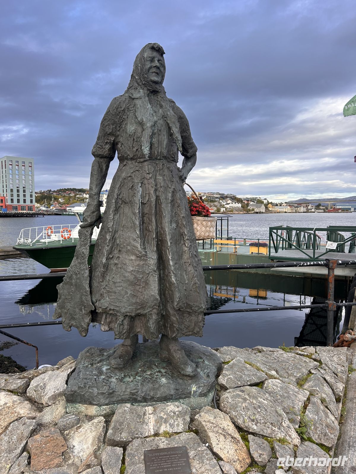 Ein Denkmal für die Frauen der Fischer  &ndash; &copy; Carola Gastmeier (Eberhardt TRAVEL)