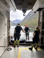 Dazu müssen wir tendern &ndash; &copy; Carola Gastmeier (Eberhardt TRAVEL)