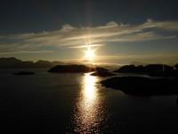 Sonnenuntergang bei Mortsund/ Lofoten &ndash; &copy; Dirk Schlosser (Eberhardt TRAVEL)