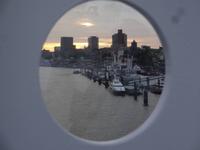 AIDAsol im Hafen von Hamburg &ndash; &copy; Maria Drewans (Eberhardt TRAVEL)