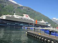 Mein Schiff 1 in Geiranger &ndash; &copy; Christine Paulan (Eberhardt TRAVEL)