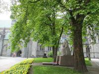 Denkmal im Garten &ndash; &copy; Christine Paulan (Eberhardt TRAVEL)