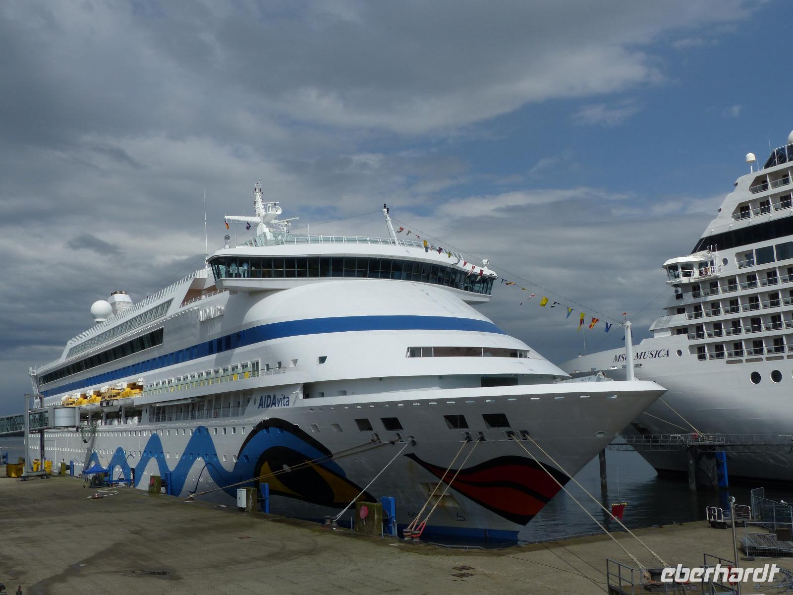 001. Die Reise beginnt! AIDAvita, Kiel, Deutschland &ndash; &copy; Maria Michel (Eberhardt TRAVEL)