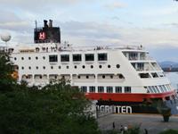 MS Midnatsol Hurtigruten in Molde &ndash; &copy; Ingrid Langer (Eberhardt TRAVEL)