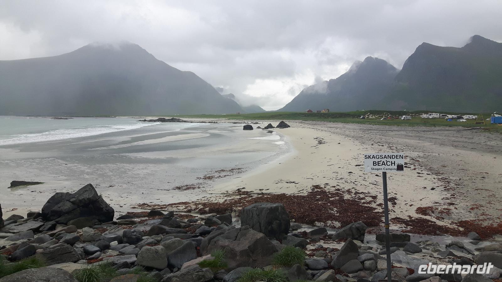 Lofoten (Skagsanden Beach bei Flakstad) &ndash; &copy; Katrin Deutschbein (Eberhardt TRAVEL)