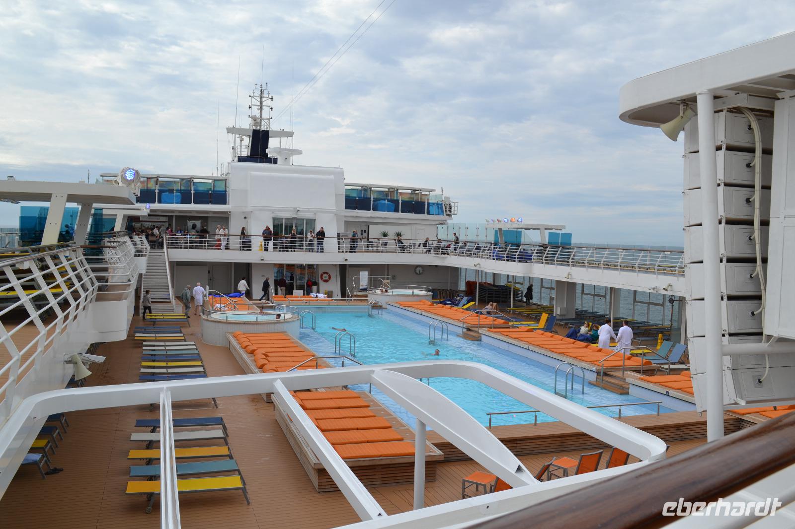 Pooldeck Mein Schiff 3 &ndash; &copy; Laura Wonneberger (Eberhardt TRAVEL)