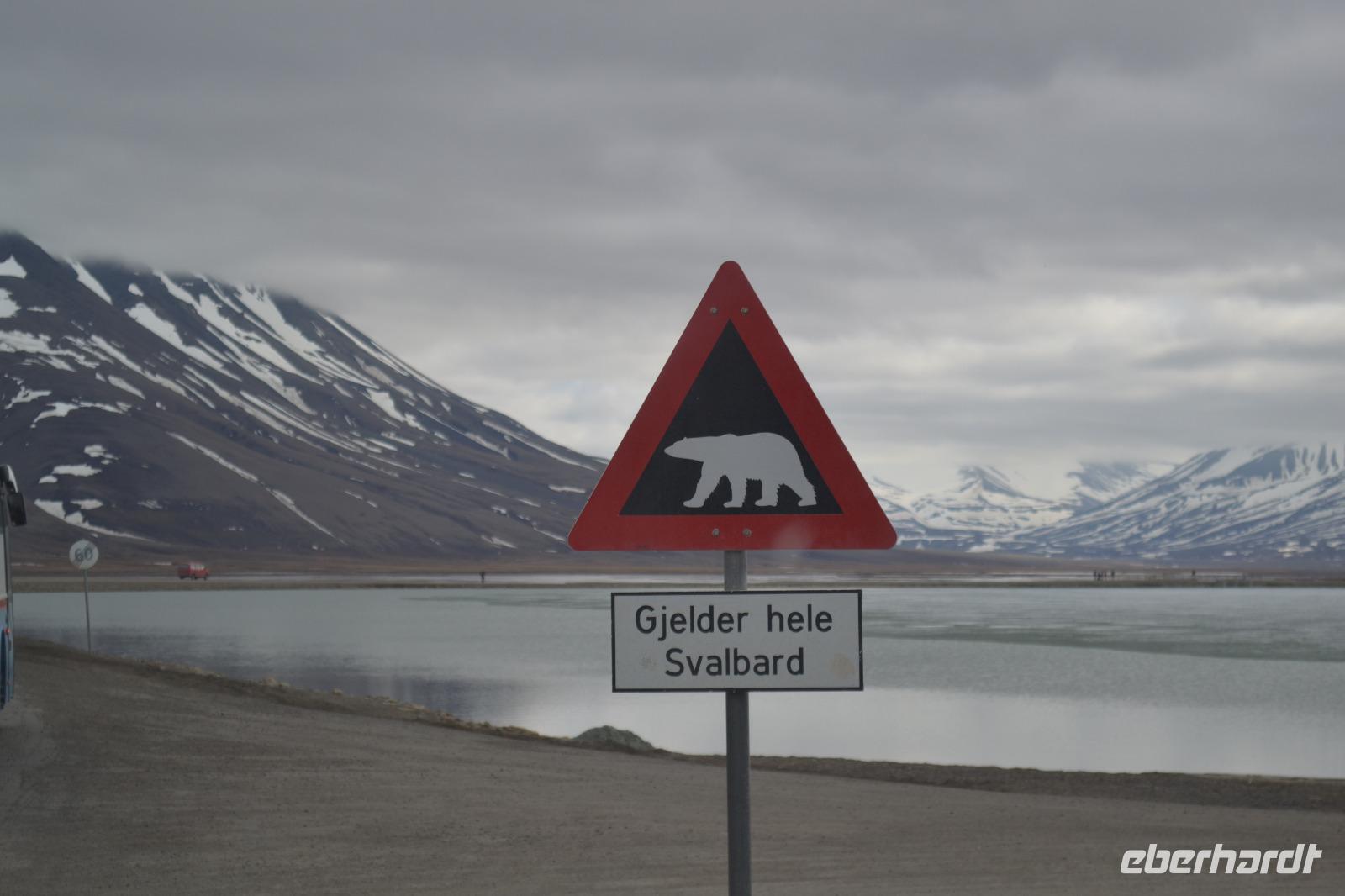 Straßenschild Spitzbergen (3) &ndash; &copy; Laura Wonneberger (Eberhardt TRAVEL)