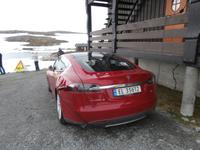 Tesla-Norwegens Elektro Auto Nr. 1 &ndash; &copy; Ingrid Langer (Eberhardt TRAVEL)