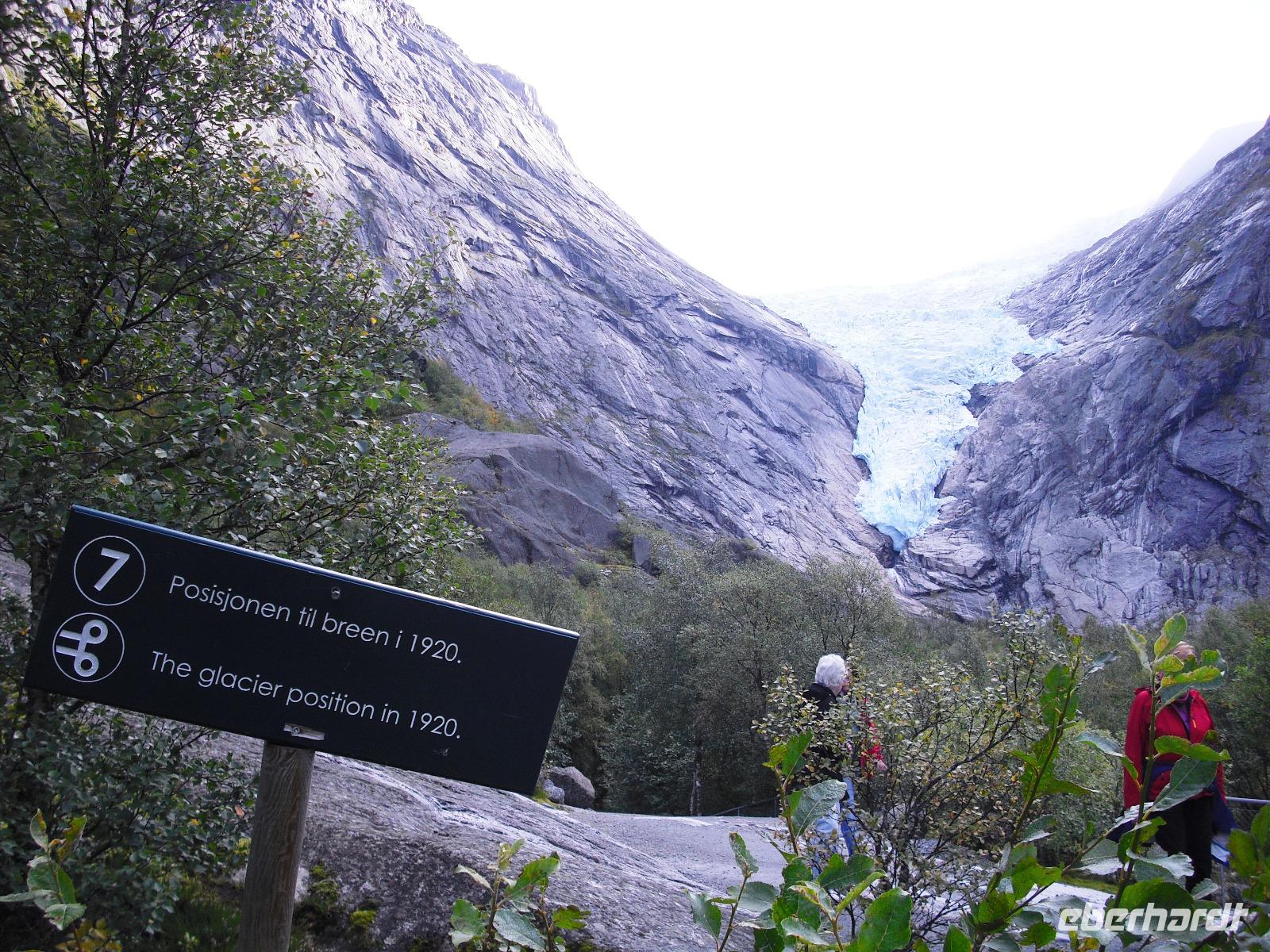 Am Briksdalbreen &ndash; &copy; Norbert Binder (Eberhardt TRAVEL)