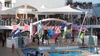 Auslaufen in Kiel - Kieler Bucht - Mein Schiff 2 - Pooldeck &ndash; &copy; Annette Weise (Eberhardt TRAVEL)