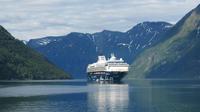Hellesylt- Mein Schiff kommt aus dem Geirangerfjord &ndash; &copy; Annette Weise (Eberhardt TRAVEL)