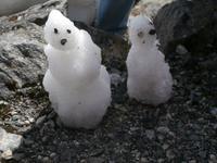 Schneemänner gebaut von RG &ndash; &copy; Ingrid Langer (Eberhardt TRAVEL)