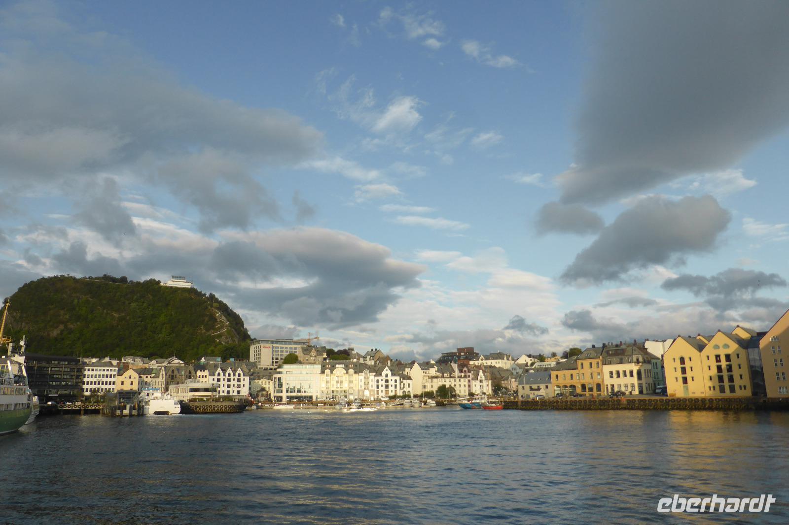 070-Alesund &ndash; &copy; Dirk Schlosser (Eberhardt TRAVEL)