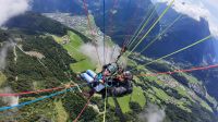 Tandemgleitschirmflug runter nach Mayrhofen  &ndash; &copy; Katrin Jähne (Eberhardt TRAVEL)