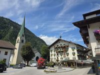Kirchplatz Mayrhofen  &ndash; &copy; Katrin Jähne (Eberhardt TRAVEL)