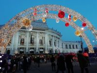 Wiener Christkindlmarkt  &ndash; &copy; Martina Pötschke (Eberhardt TRAVEL)