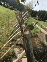 Steckzaun (ohne Schrauben etc.) &ndash; &copy; Renate Schuster (Eberhardt TRAVEL)
