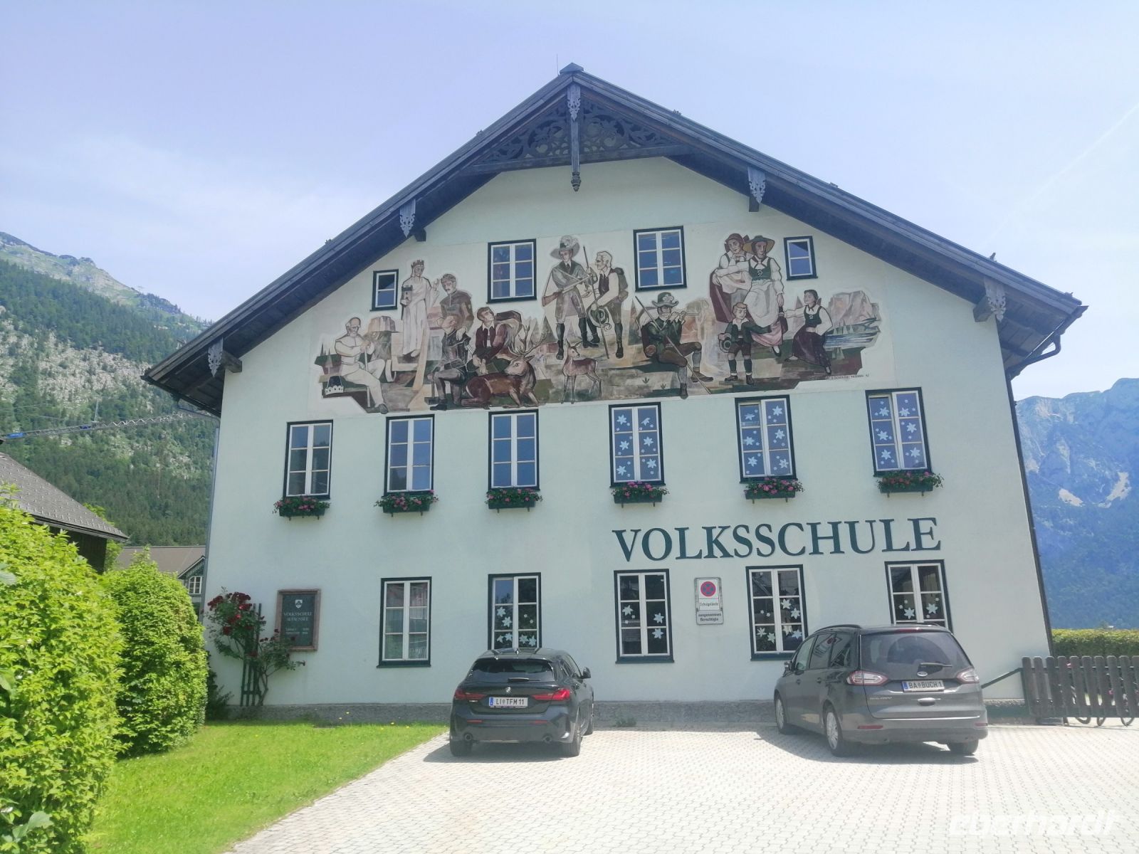 Volksschule in Altaussee &ndash; &copy; Andrey Kulikov (Eberhardt TRAVEL)