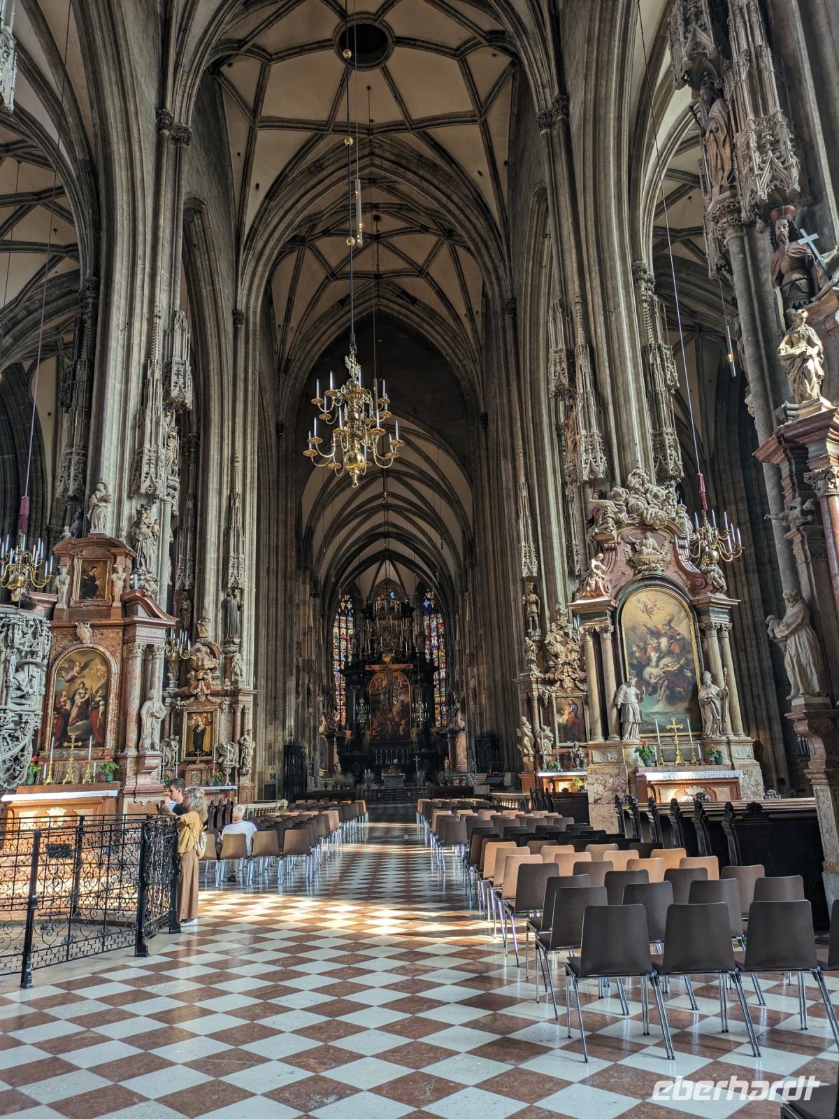 im Stephansdom 1 &ndash; &copy; Günter Thomas Menzel (Eberhardt TRAVEL)