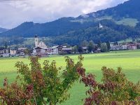 2024-09_Kaiserwinkel-Rad: Blick auf Ebbs und oben die Nikolauskapelle.jpg &ndash; &copy; Dieter Braune (Eberhardt TRAVEL)