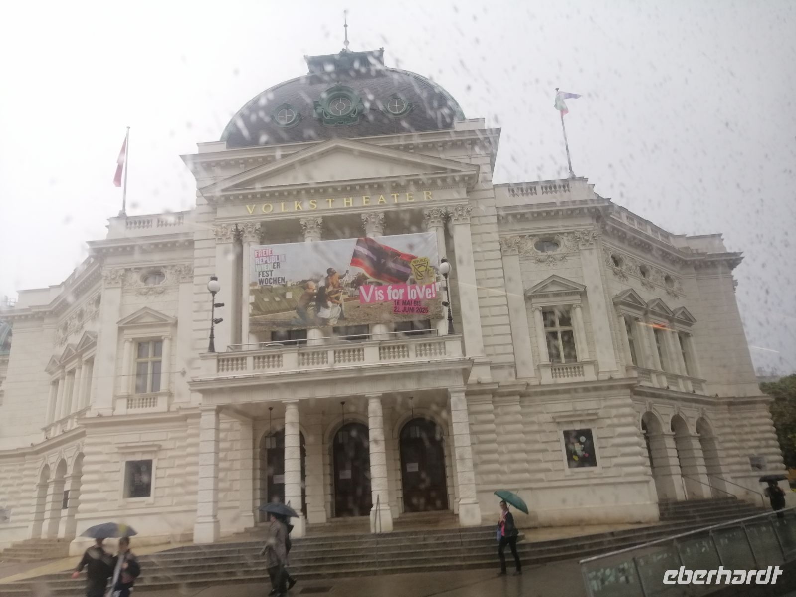 Stadtrundfahrt durch Wien, Volkstheater &ndash; &copy; Andrey Kulikov (Eberhardt TRAVEL)