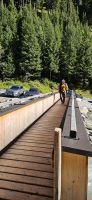 Wanderführer Kevin kommt zur Arbeit &ndash; &copy; Ria Heilmann (Eberhardt TRAVEL)