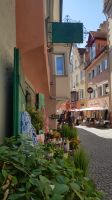 Lindau Insel - in der Grub mit Blumenladen und Freisitze der Restaurants &ndash; &copy; Anke Nicke (Eberhardt TRAVEL)