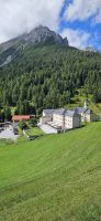 Kloster Maria Waldrast  mit Serles &ndash; &copy; Ria Heilmann (Eberhardt TRAVEL)