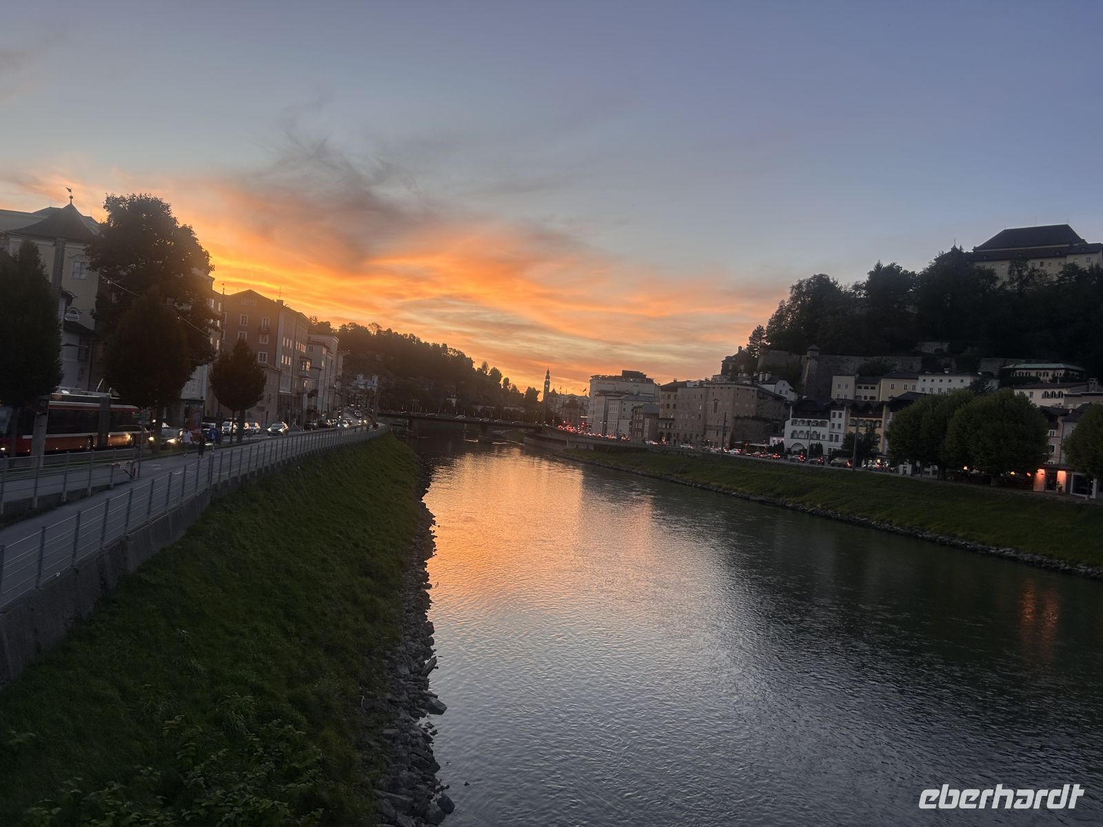 Sonnenuntergang an der Salzach &ndash; &copy; Carola Gastmeier (Eberhardt TRAVEL)