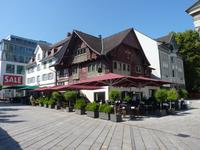 Das Wahrzeichen Dornbirns, das Rote Haus &ndash; &copy; Steffi Zimmermann (Eberhardt TRAVEL)
