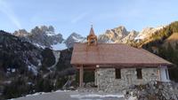 Gosaukamm mit Kapelle &ndash; &copy; Gisela Hohlfeld (Eberhardt TRAVEL)
