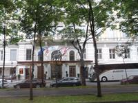  Eingang Hotel Imperial &ndash; &copy; Uta Leßke (Eberhardt TRAVEL)