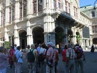 Treffen an der Staatsoper &ndash; &copy; Gisela Preuß (Eberhardt TRAVEL)