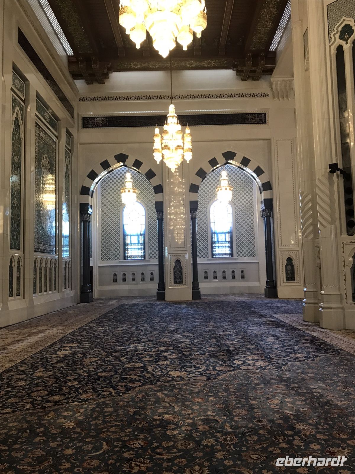 In der Sultan Quabus MOschee &ndash; &copy; Irmela Körner (Eberhardt TRAVEL)