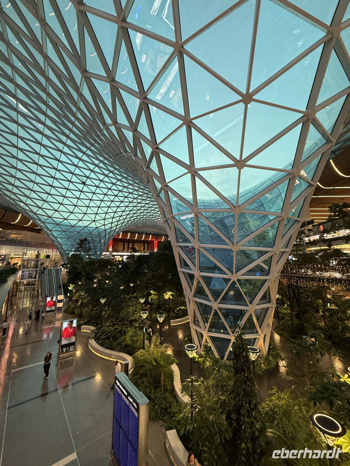 Umsteigen in Doha &ndash; &copy; Jacob Spangenberg (Eberhardt TRAVEL)