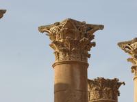 Korinthisches Kapitell Jerash &ndash; &copy; Sabine Letzybyll (Eberhardt TRAVEL)