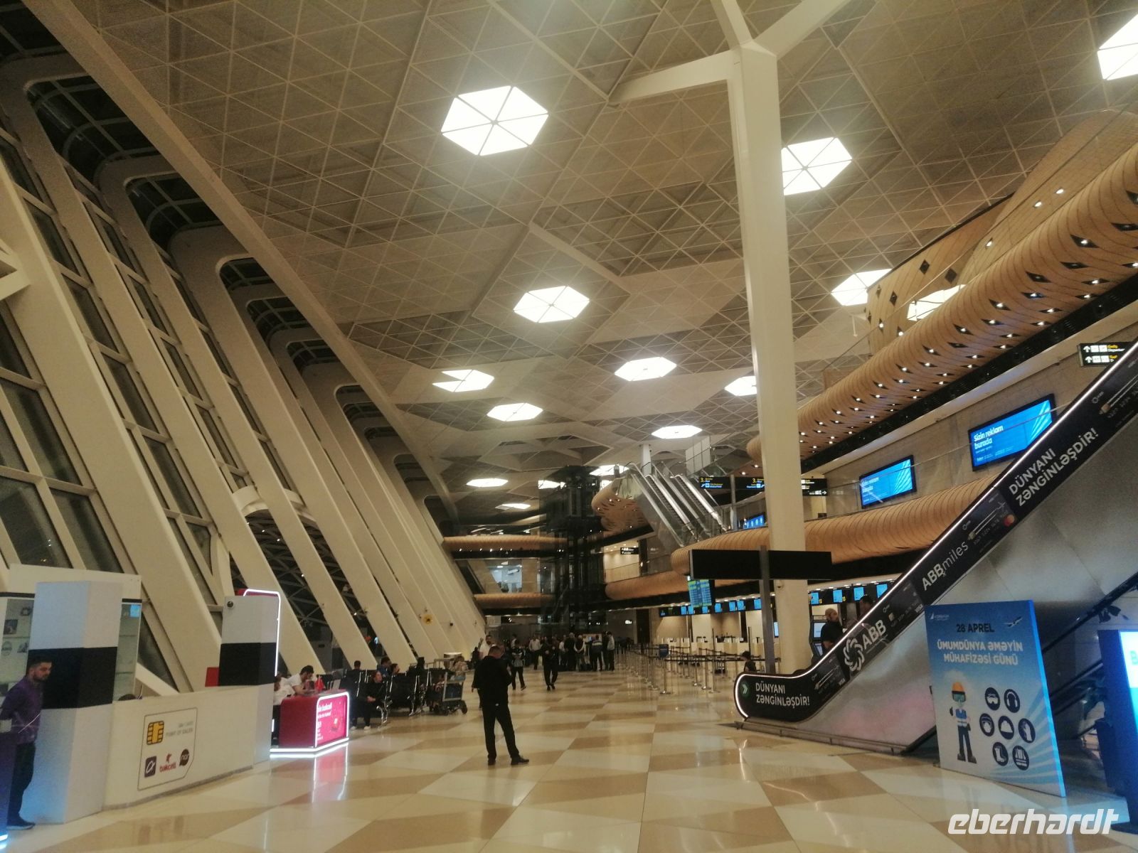 Flughafen in Baku &ndash; &copy; Andrej Kulikov (Eberhardt TRAVEL)