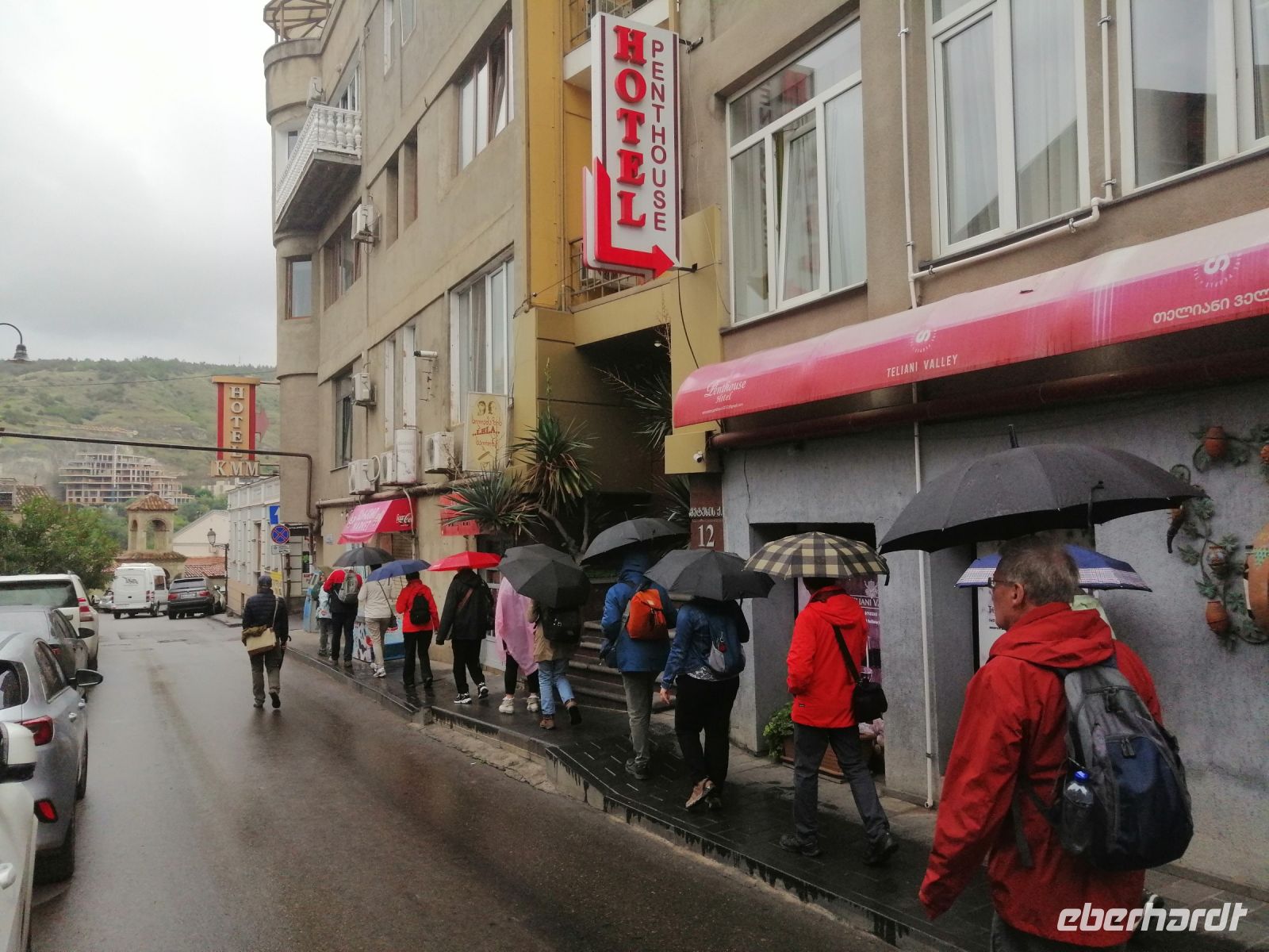 Stadtrundgang durch Tbilisi mit Regenschirm &ndash; &copy; Andrej Kulikov (Eberhardt TRAVEL)