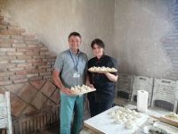 gemeinsame Zubereitung von Chinkali  &ndash; &copy; Andrej Kulikov (Eberhardt TRAVEL)